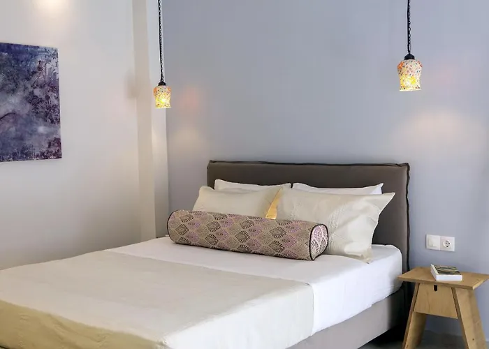 Edward Art Boutique Hotel *